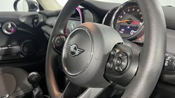 2020 (20) MINI HATCHBACK 1.5 Cooper Classic II 3dr 5835523
