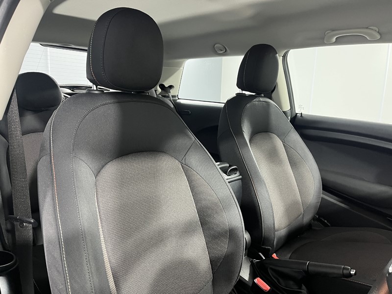 2020 (20) MINI HATCHBACK 1.5 Cooper Classic II 3dr 5835512