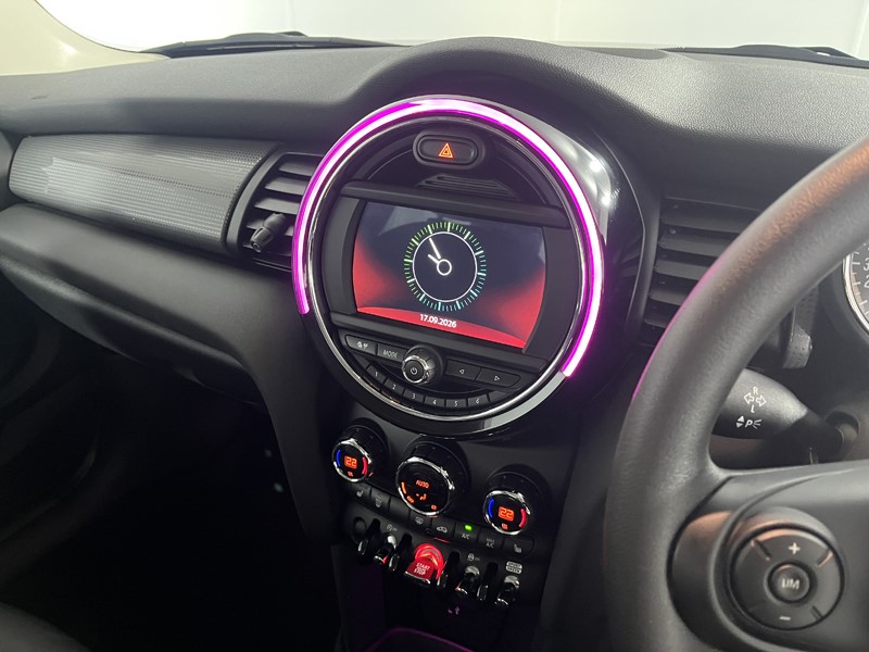 2020 (20) MINI HATCHBACK 1.5 Cooper Classic II 3dr 5835509