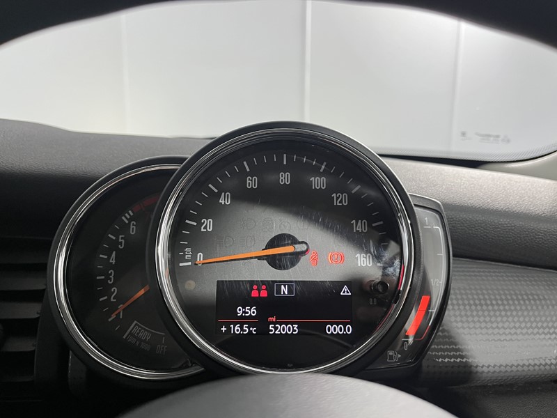 2020 (20) MINI HATCHBACK 1.5 Cooper Classic II 3dr 5835510