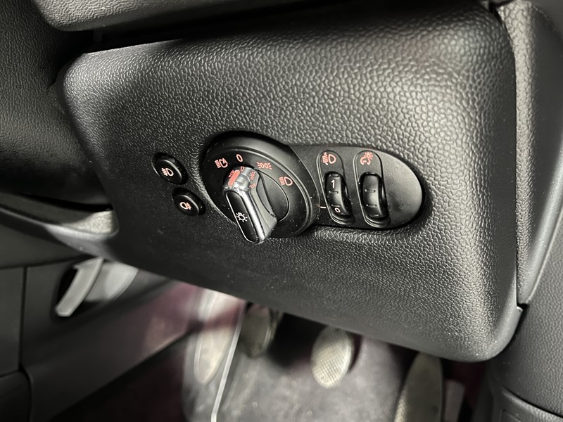2020 (20) MINI HATCHBACK 1.5 Cooper Classic II 3dr 5835522