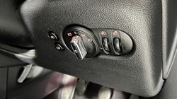 2020 (20) MINI HATCHBACK 1.5 Cooper Classic II 3dr 5835522