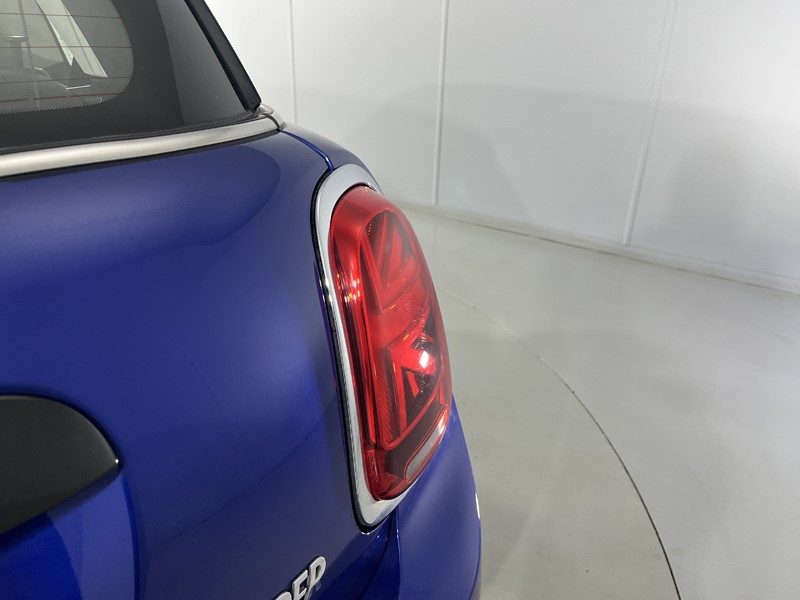 2020 (20) MINI HATCHBACK 1.5 Cooper Classic II 3dr 5835539