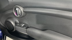 2020 (20) MINI HATCHBACK 1.5 Cooper Classic II 3dr 5835521