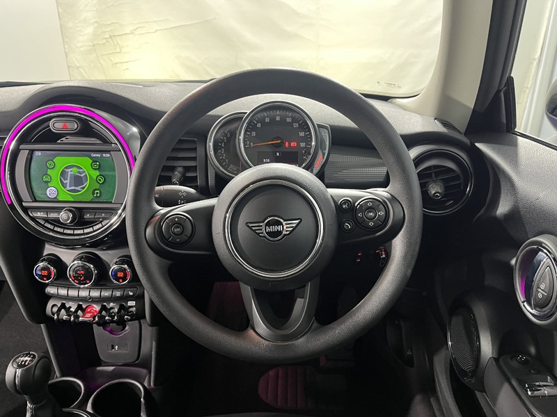 2020 (20) MINI HATCHBACK 1.5 Cooper Classic II 3dr 5835506