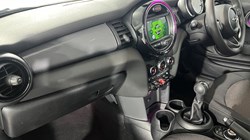 2020 (20) MINI HATCHBACK 1.5 Cooper Classic II 3dr 5835508