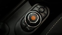 2020 (20) MINI HATCHBACK 1.5 Cooper Classic II 3dr 5835533