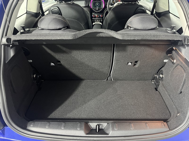 2020 (20) MINI HATCHBACK 1.5 Cooper Classic II 3dr 5835514