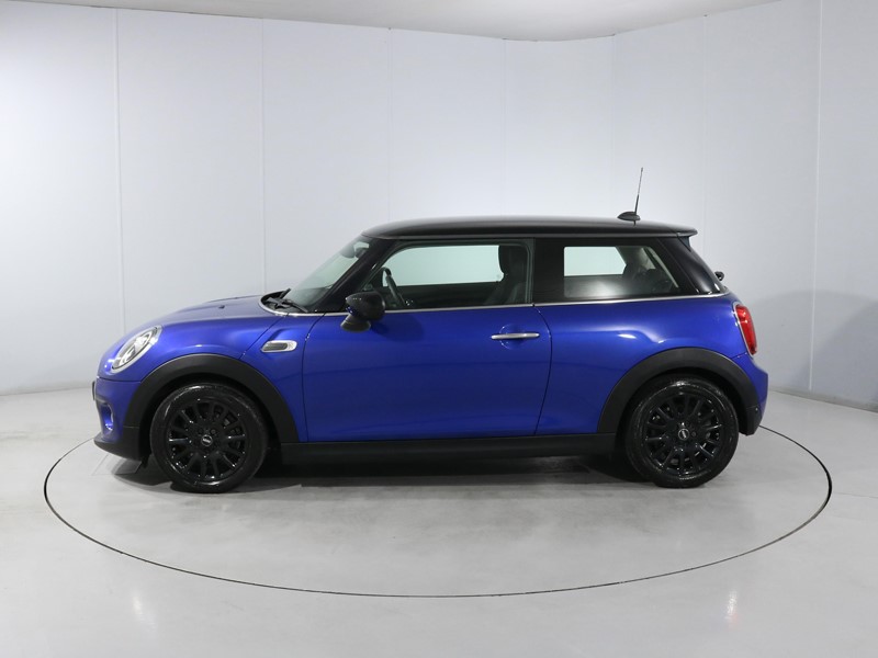 2020 (20) MINI HATCHBACK 1.5 Cooper Classic II 3dr 5835542