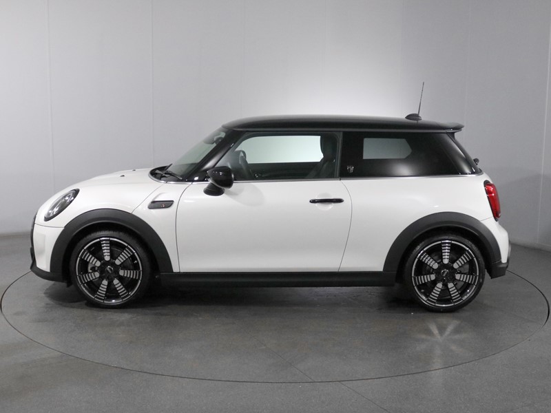 2022 (72) MINI HATCHBACK 2.0 Cooper S Exclusive Premium 5dr Auto 5853989