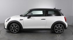 2022 (72) MINI HATCHBACK 2.0 Cooper S Exclusive Premium 5dr Auto 5853989