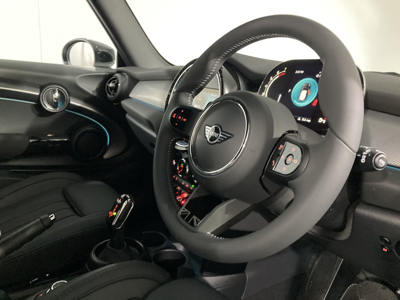 2022 (72) MINI HATCHBACK 2.0 Cooper S Exclusive Premium 5dr Auto 5853938