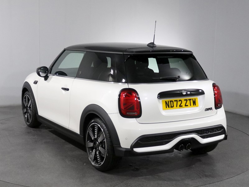 2022 (72) MINI HATCHBACK 2.0 Cooper S Exclusive Premium 5dr Auto 5853934