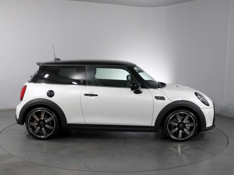 2022 (72) MINI HATCHBACK 2.0 Cooper S Exclusive Premium 5dr Auto 5853935