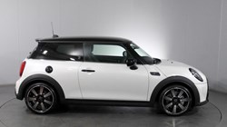 2022 (72) MINI HATCHBACK 2.0 Cooper S Exclusive Premium 5dr Auto 5853935