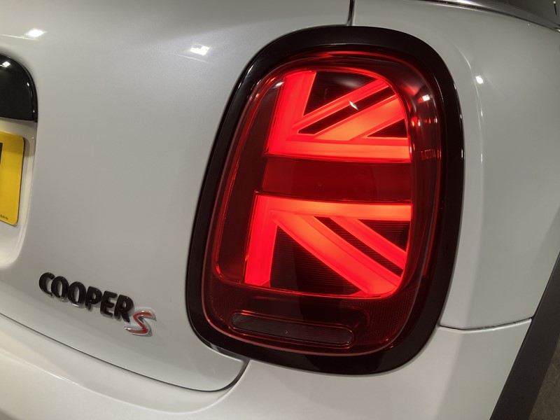 2022 (72) MINI HATCHBACK 2.0 Cooper S Exclusive Premium 5dr Auto 5853986