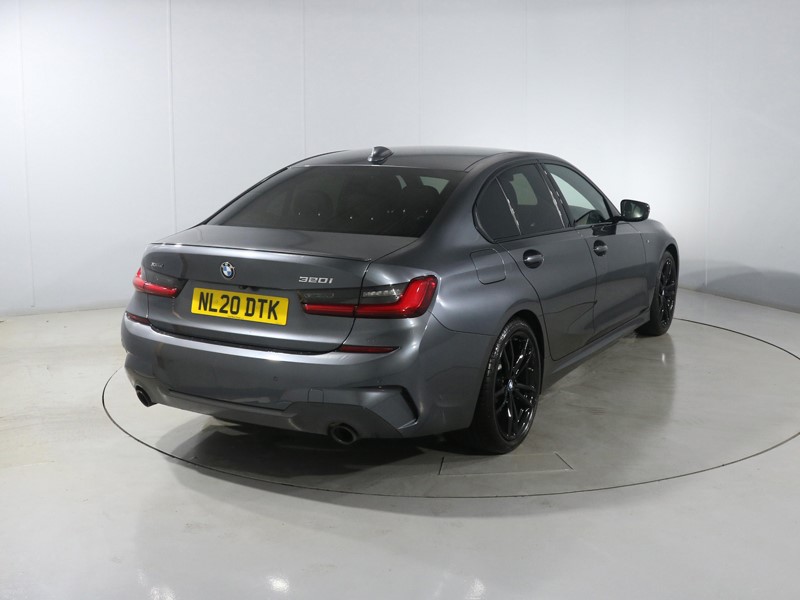 2020 (20) BMW 3 SERIES 320i xDrive M Sport 4dr Step Auto 5910250