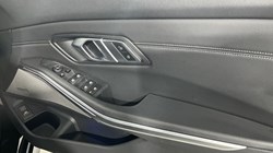 2021 (21) BMW 3 SERIES 320d MHT M Sport 4dr Step Auto 5862364