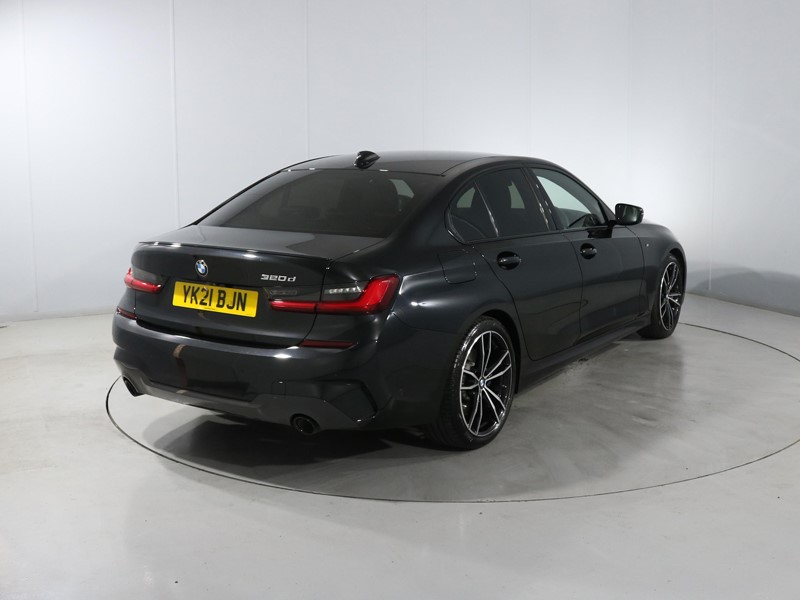 2021 (21) BMW 3 SERIES 320d MHT M Sport 4dr Step Auto 5862397