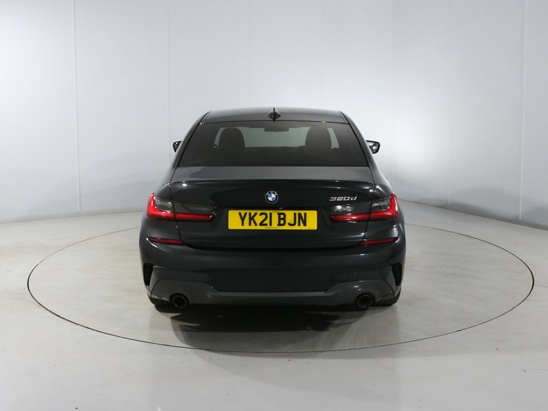 2021 (21) BMW 3 SERIES 320d MHT M Sport 4dr Step Auto 5862359