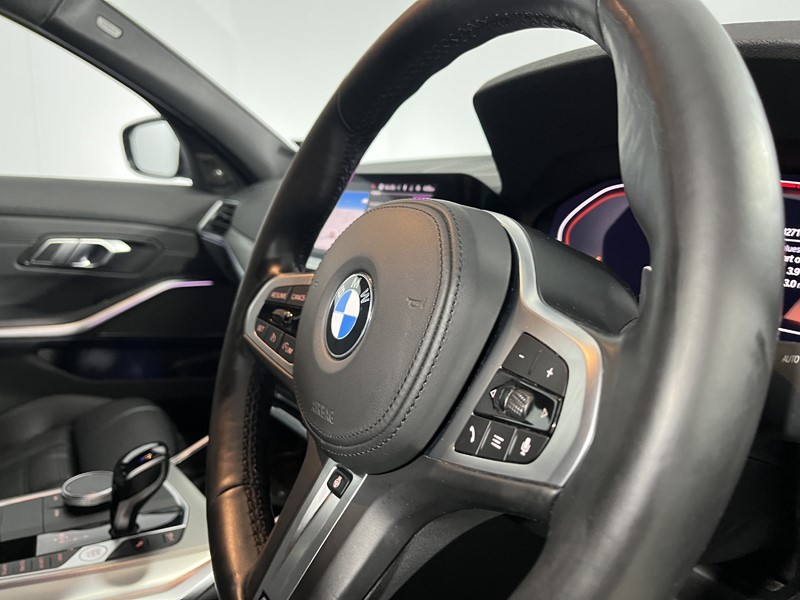 2021 (21) BMW 3 SERIES 320d MHT M Sport 4dr Step Auto 5862367