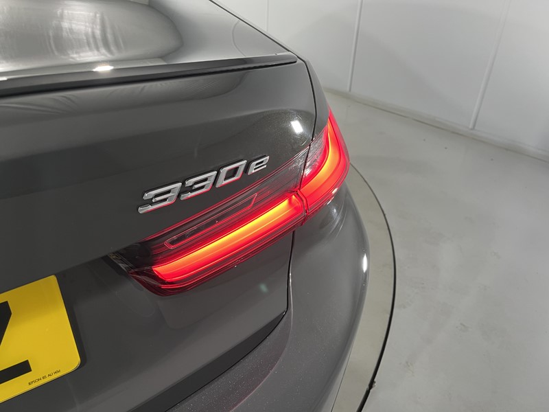 2023 (23) BMW 3 SERIES 330e M Sport 4dr Step Auto 5851839