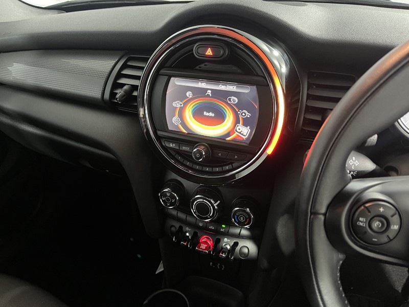 2018 (18) MINI CONVERTIBLE 1.5 Cooper 2dr 5877429