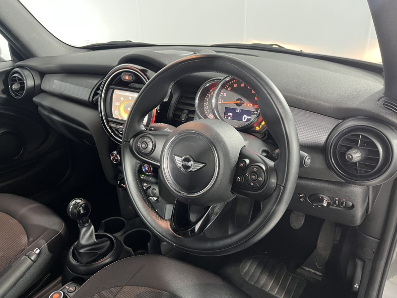 2018 (18) MINI CONVERTIBLE 1.5 Cooper 2dr 5877427