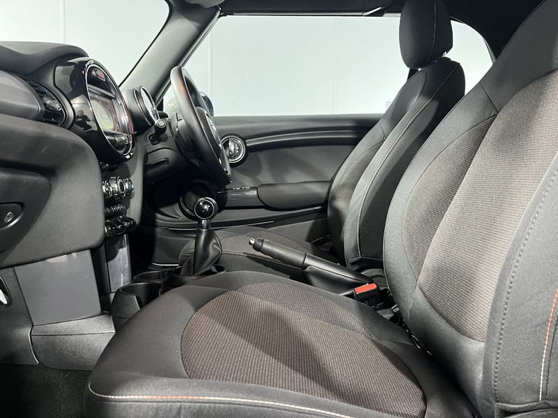 2018 (18) MINI CONVERTIBLE 1.5 Cooper 2dr 5877452