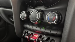 2018 (18) MINI CONVERTIBLE 1.5 Cooper 2dr 5877449