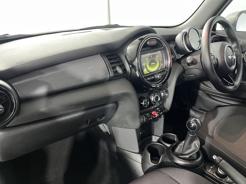 2018 (18) MINI CONVERTIBLE 1.5 Cooper 2dr 5877428