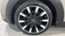 2019 (69) MINI HATCHBACK 2.0 Cooper S Exclusive II 3dr Auto 5898326