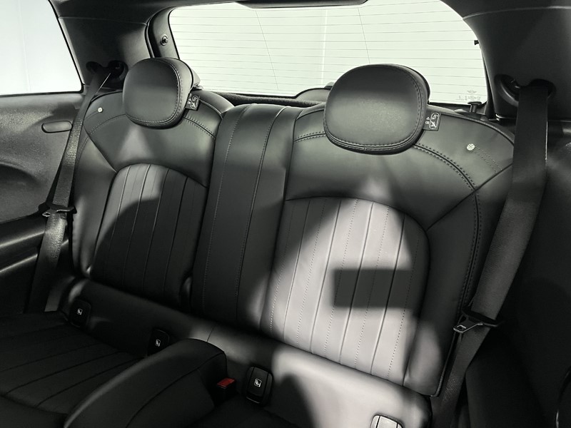 2023 (23) MINI HATCHBACK 1.5 Cooper Exclusive Premium Plus 3dr Auto 5872670