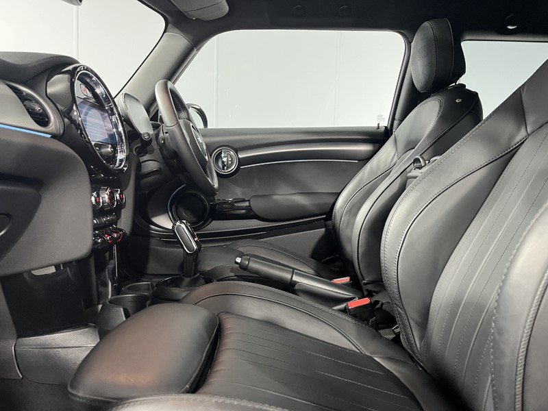 2023 (23) MINI HATCHBACK 1.5 Cooper Exclusive Premium Plus 3dr Auto 5872694