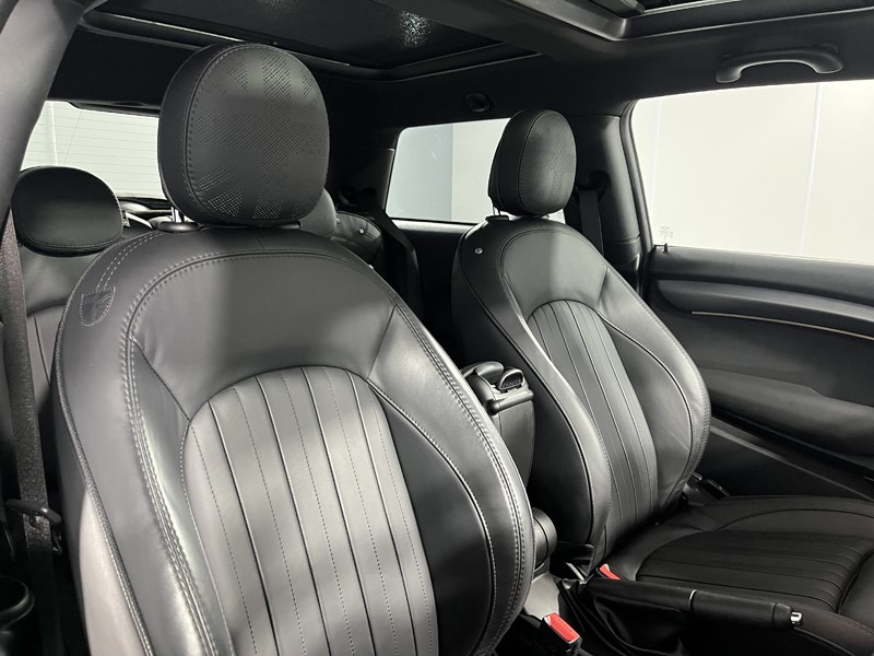 2023 (23) MINI HATCHBACK 1.5 Cooper Exclusive Premium Plus 3dr Auto 5872669