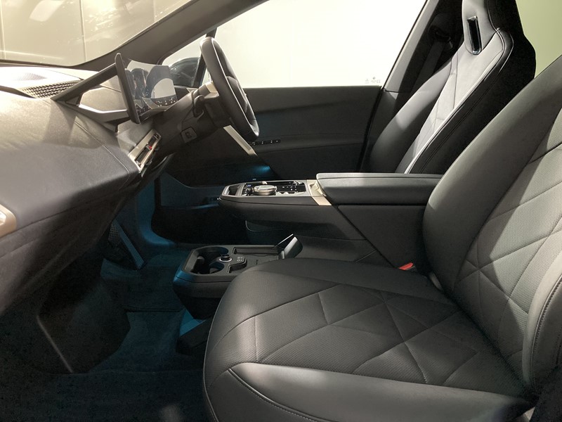 2022 (22) BMW iX 240kW xDrive40 M Sport 76.6kWh 5dr Auto 5923144