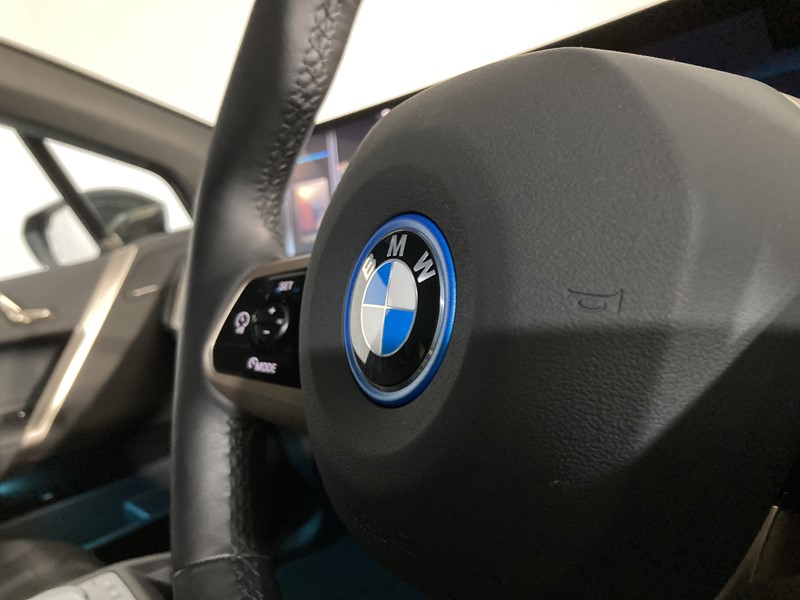 2022 (22) BMW iX 240kW xDrive40 M Sport 76.6kWh 5dr Auto 5923124
