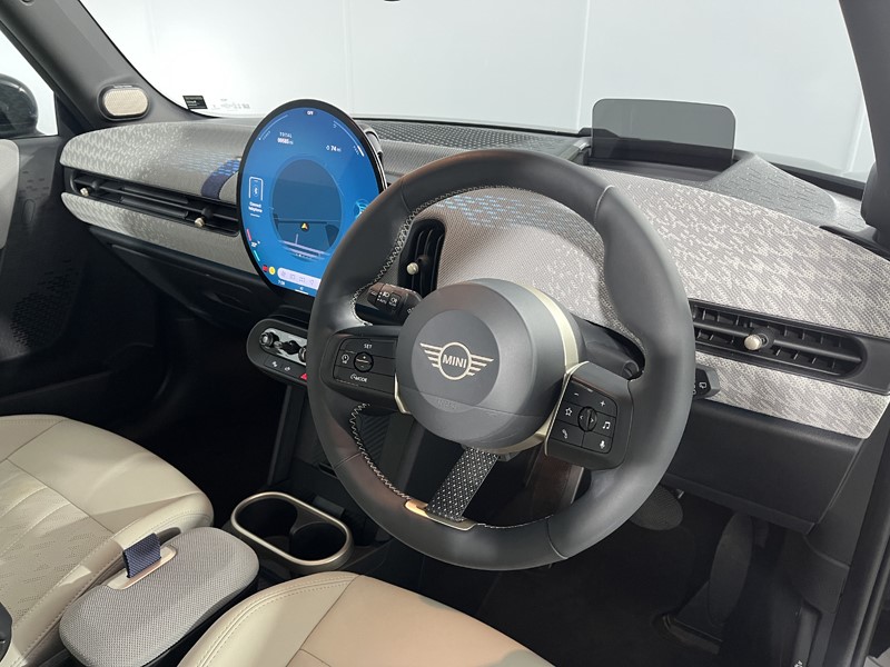 2024 (24) MINI COOPER 2.0 S Exclusive 3dr Auto 5903325