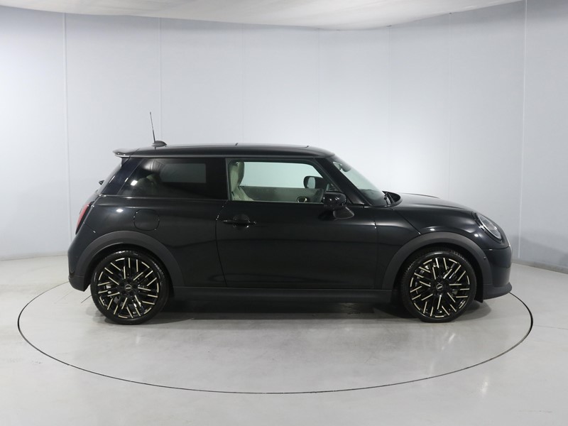 2024 (24) MINI COOPER 2.0 S Exclusive 3dr Auto 5903322