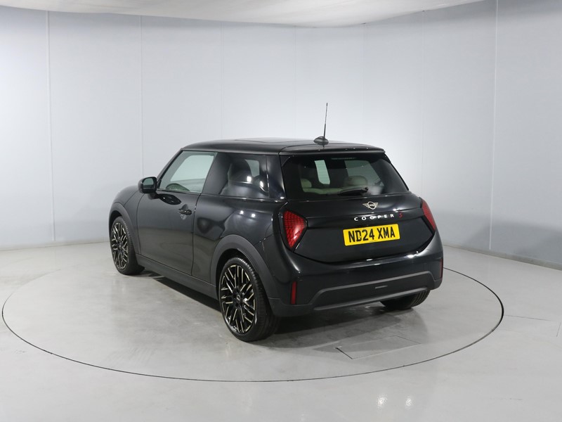 2024 (24) MINI COOPER 2.0 S Exclusive 3dr Auto 1