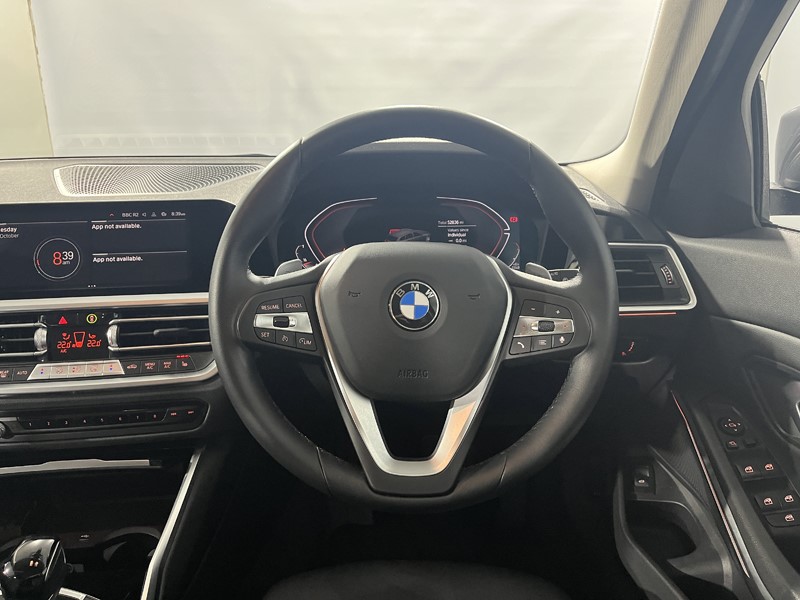 2021 (71) BMW 3 SERIES 320d MHT SE Pro 5dr Step Auto 5909858