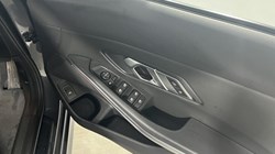 2021 (71) BMW 3 SERIES 320d MHT SE Pro 5dr Step Auto 5909873