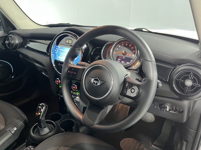 2022 (72) MINI HATCHBACK 1.5 Cooper Classic 5dr Auto 5903553