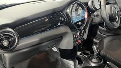 2022 (72) MINI HATCHBACK 1.5 Cooper Classic 5dr Auto 5903554