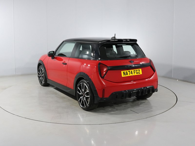 2024 (74) MINI COOPER 1.5 C Sport 3dr Auto 1