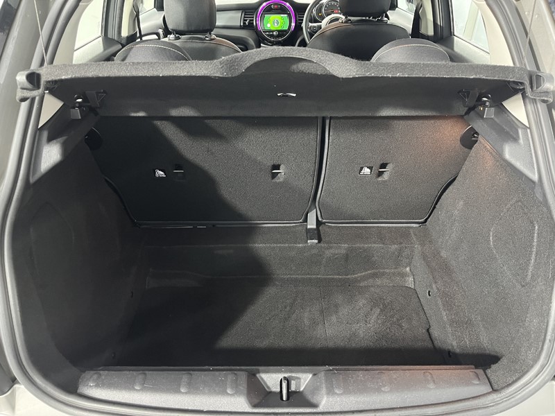 2020 (70) MINI HATCHBACK 1.5 Cooper Classic II 5dr 5898286