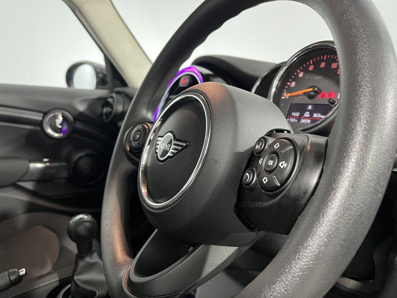 2020 (70) MINI HATCHBACK 1.5 Cooper Classic II 5dr 5898293