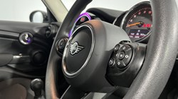 2020 (70) MINI HATCHBACK 1.5 Cooper Classic II 5dr 5898293