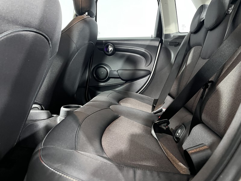 2020 (70) MINI HATCHBACK 1.5 Cooper Classic II 5dr 5898305