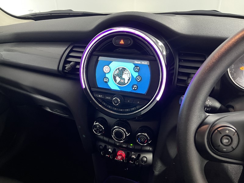 2020 (70) MINI HATCHBACK 1.5 Cooper Classic II 5dr 5898281